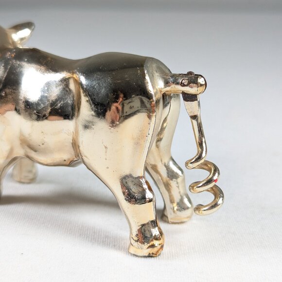 Metal bull bottle opener and corkscrew, gift for farmer - Picture 7 of 11